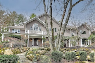 60 Pheasant Dr, East Greenwich, RI 02818