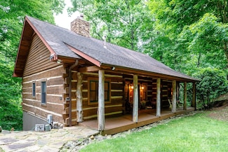 115 Grinnin Sun Rd, Burnsville, NC 28714