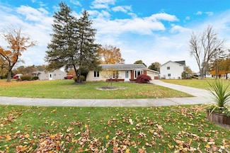 3282 Avon Manor Rd, Rochester Hills, MI 48307