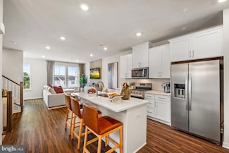 128 Abramo Victor Dr, Downingtown, PA 19335