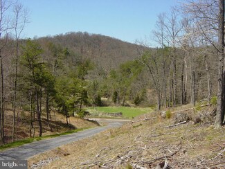 10 Upper Skaggs Run Rd, Moorefield, WV 26836