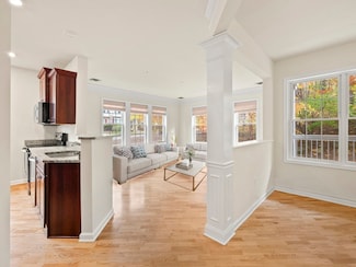 10 Abigail Way Unit 1005, Reading, MA 01867