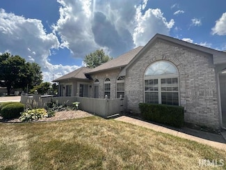 8121 Gate Way Dr, Evansville, IN 47715