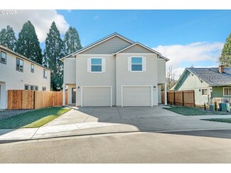 4369 Kalmia St, Springfield, OR 97478