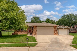 4365 Augusta Ct, Bettendorf, IA 52722