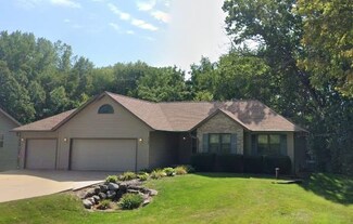 2735 River Dr, Stoughton, WI 53589