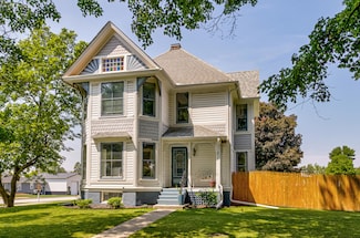 308 3rd Ave SW, State Center, IA 50247