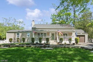 3 Country Club Rd, Livingston, NJ 07039