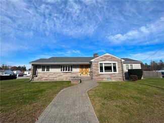 993 Hartford Ave, Johnston, RI 02919