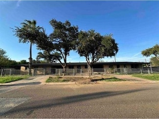 2920 E Kearney St, Laredo, TX 78043