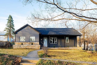 705 W Maple St, Saint Marys, KS 66536