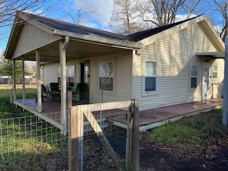 175 W Hartel St, Sour Lake, TX 77659