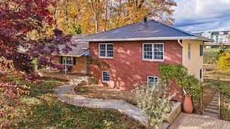 34 Davenport Dr, Stamford, CT 06902