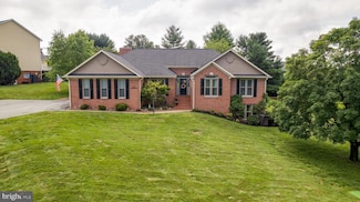 64 Huntfield Ln, Charles Town, WV 25414