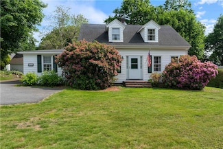 281 Green End Ave, Middletown, RI 02842