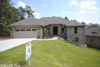 4 Catlett Ln, Little Rock, AR 72211