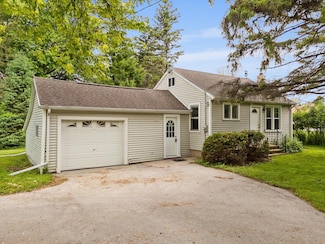 4924 Lakeshore Rd, Sheboygan, WI 53083