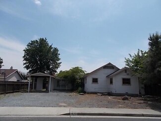 1575 Pioneer Ave, Porterville, CA 93257