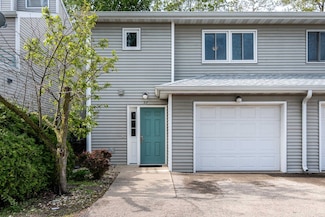 37 Ponwood Cir, Madison, WI 53717