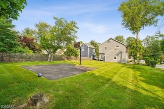 149 N Hillside Ave, Chatham, NJ 07928