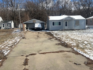 1317 Old Lincoln Hwy, Crescent, IA 51526