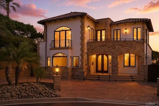 1045 Van Nuys St, San Diego, CA 92109