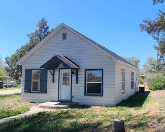 406 N County Rd, Broadwater, NE 69125