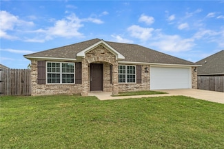 812 Saddlebrook St, Gentry, AR 72734