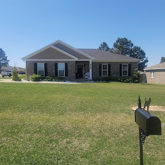 318 Courtland Dr, Dothan, AL 36301
