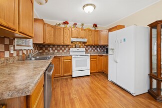 2947 Central Dr, Fort Wayne, IN 46806