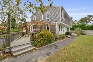 102 Sea St, Dennis, MA 02639