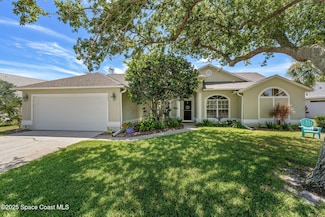 585 Lake Victoria Cir, Melbourne, FL 32940