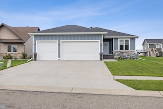 1015 46th Ave S, Moorhead, MN 56560