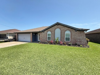 2330 Little John Ln, Groves, TX 77619
