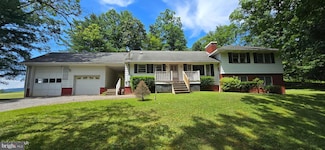 1967 Pleasant Valley Rd, Cogan Station, PA 17728