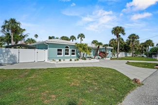 976 Narcissus Ave, Clearwater Beach, FL 33767