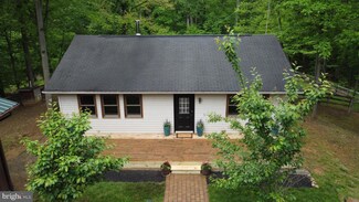 2834 Calmes Neck Ln, Boyce, VA 22620