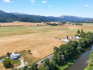 8771 Tiller Trail Hwy, Canyonville, OR 97417
