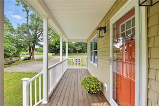 107 Pottersville Rd, Little Compton, RI 02837