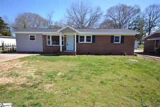 15 Mclean St, Greenville, SC 29611