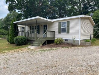 76 Dawley Dr, Hendersonville, NC 28791