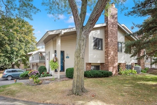 9791 Dorset Ln, Eden Prairie, MN 55347