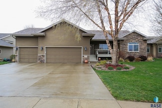 7304 W Lobelia St, Sioux Falls, SD 57106