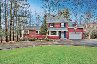 575 Dutch Hill Rd, Canadensis, PA 18325