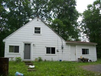 168 Merry Hill Rd, Cresco, PA 18326