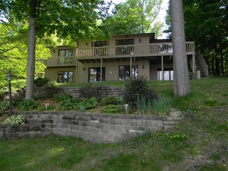 10355 E 665 S, Wolcottville, IN 46795