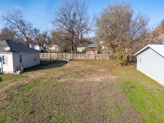 805 Gove St, Perry, OK 73077