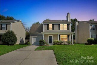 11407 Northwoods Forest Dr, Charlotte, NC 28214