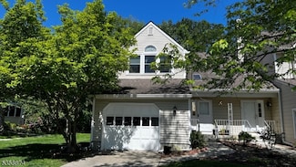 617 Colby Ct, Hackettstown, NJ 07840