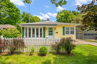 2205 Lakeview Ave, Saint Joseph, MI 49085